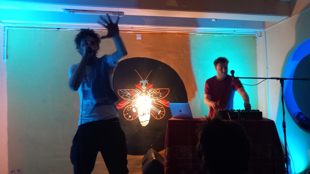 Stereo Banana – Electric&nbsp;Dynamite!